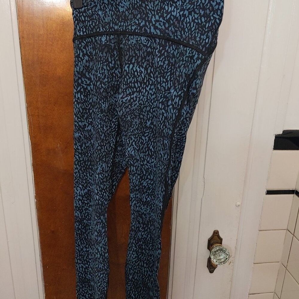 Lululemon leggings (pair of 3)